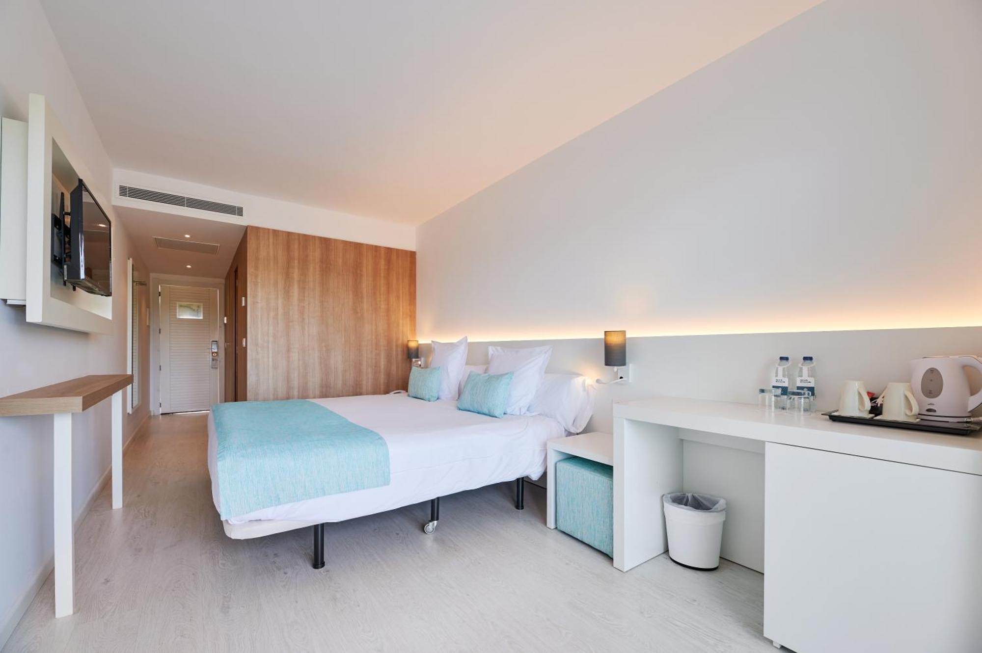 Отель Aluasoul Carolina - Adults Only Фонт-де-Са-Кала Экстерьер фото