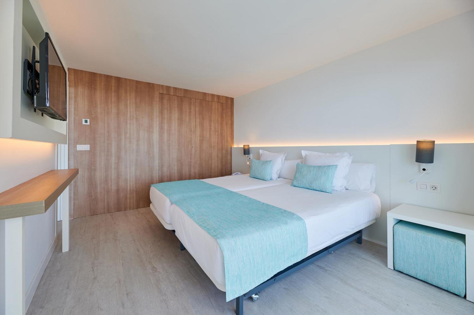 Отель Aluasoul Carolina - Adults Only Фонт-де-Са-Кала Экстерьер фото