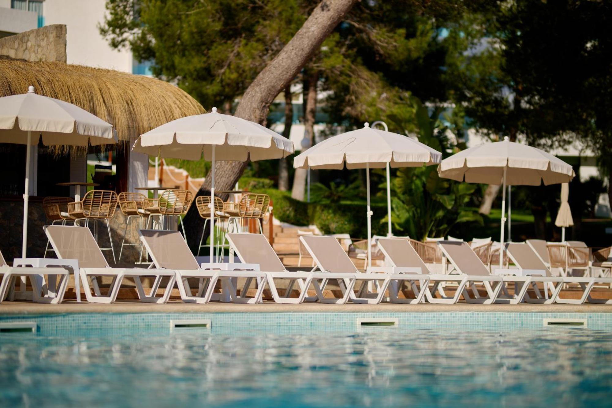 Отель Aluasoul Carolina - Adults Only Фонт-де-Са-Кала Экстерьер фото