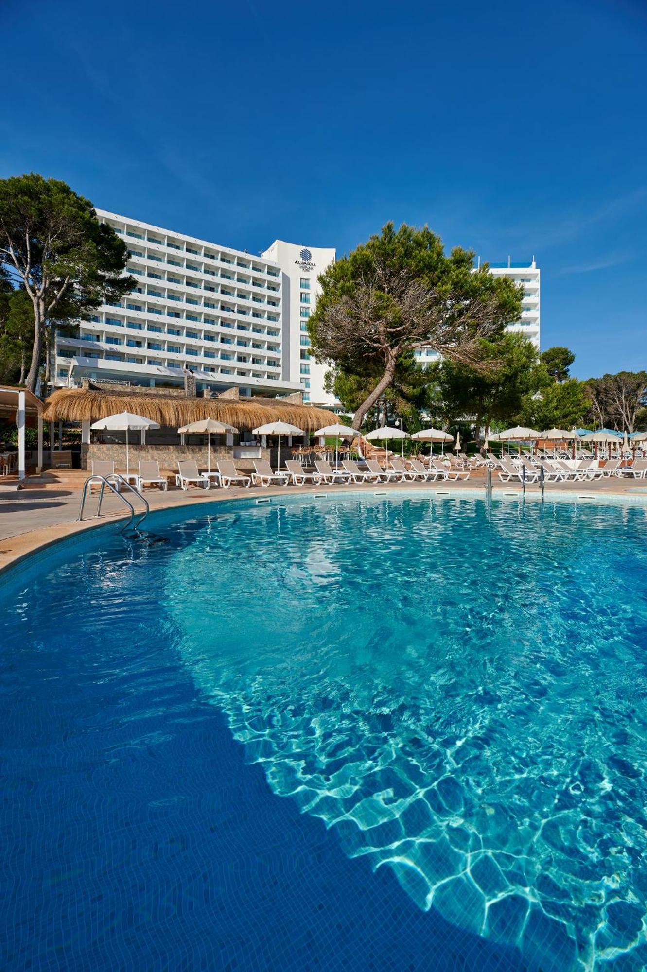 Отель Aluasoul Carolina - Adults Only Фонт-де-Са-Кала Экстерьер фото