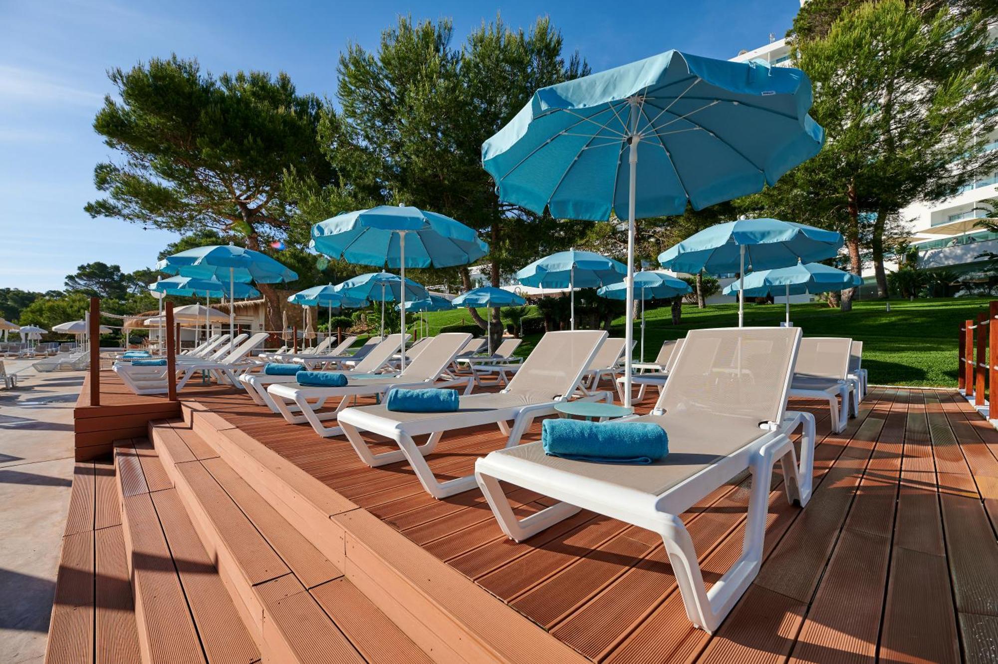 Отель Aluasoul Carolina - Adults Only Фонт-де-Са-Кала Экстерьер фото